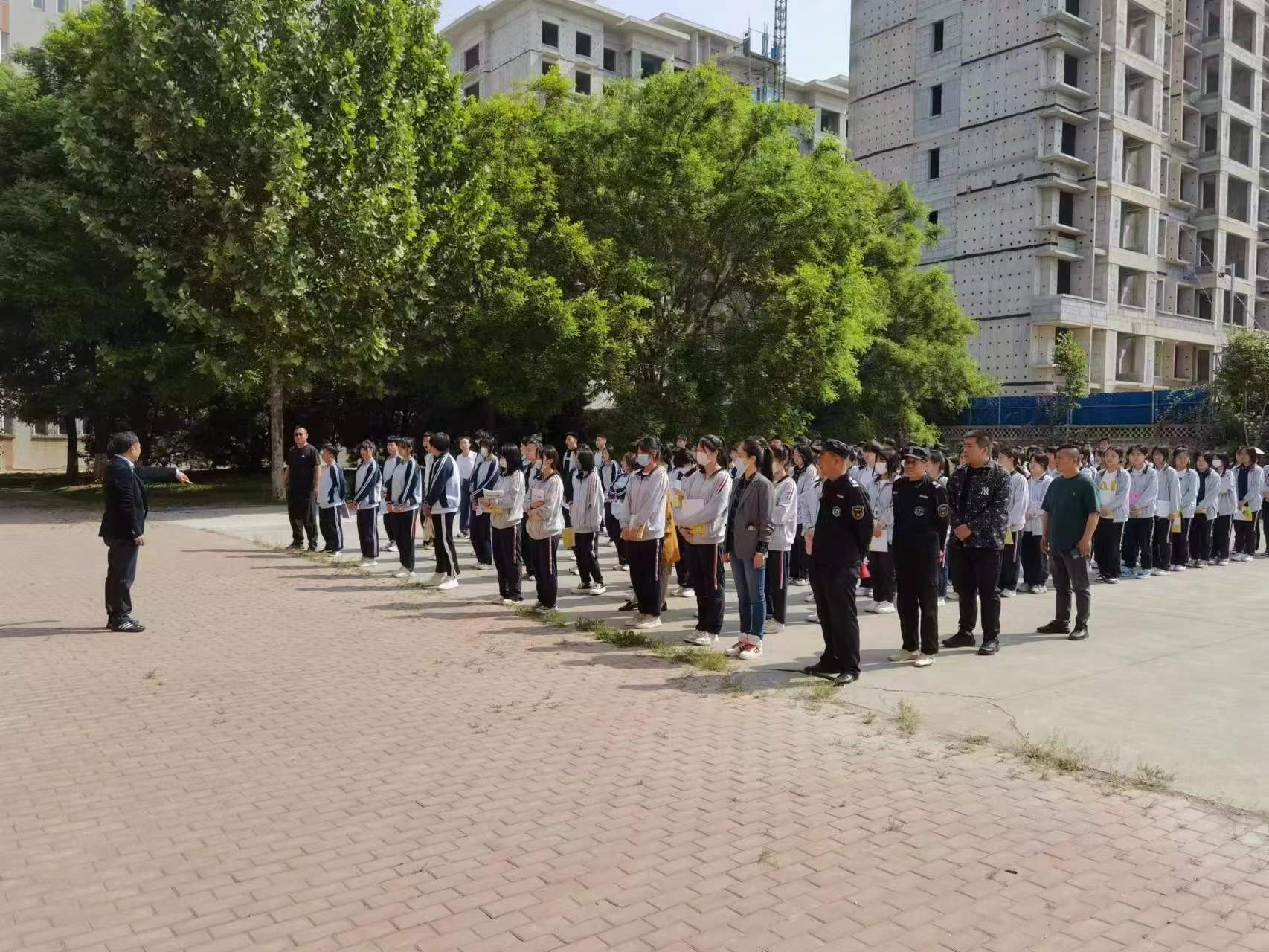 安全保卫处与现代服务系联合开展防灾减灾应急疏散演练